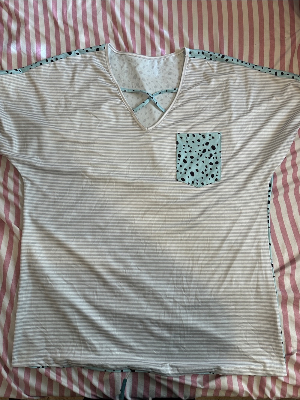 Light Gray & Mint Dot Pocket Girls' Stripe Top